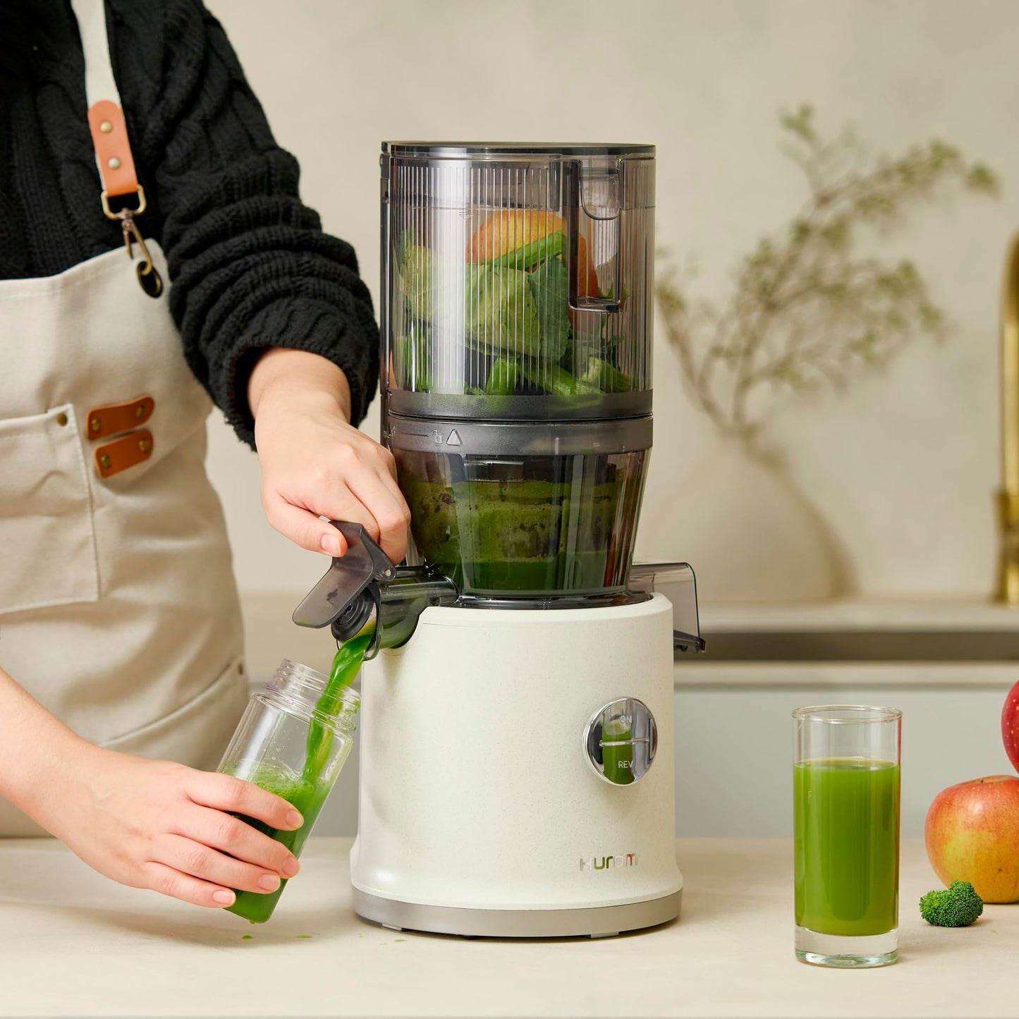 Hurom H80-ST Neuer Slow Juicer | Elektrische Kaltpresse | Entsafter für Gemüse & Obst | 2.2L Kapazität | Automatische Entsaftungsfunktion | BPA-frei | 15 Jahre Garantie | 200W | (Dunkelgrün)